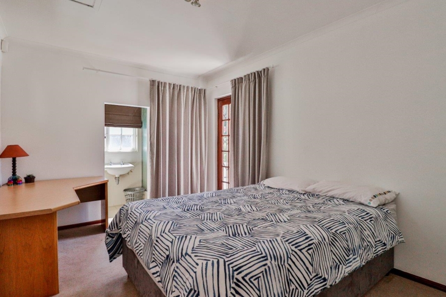 To Let 4 Bedroom Property for Rent in Helderberg Estate Western Cape